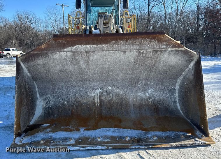 image for item DH9664 2010 John Deere 824K wheel loader