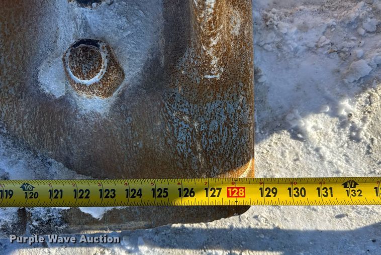 image for item DH9664 2010 John Deere 824K wheel loader