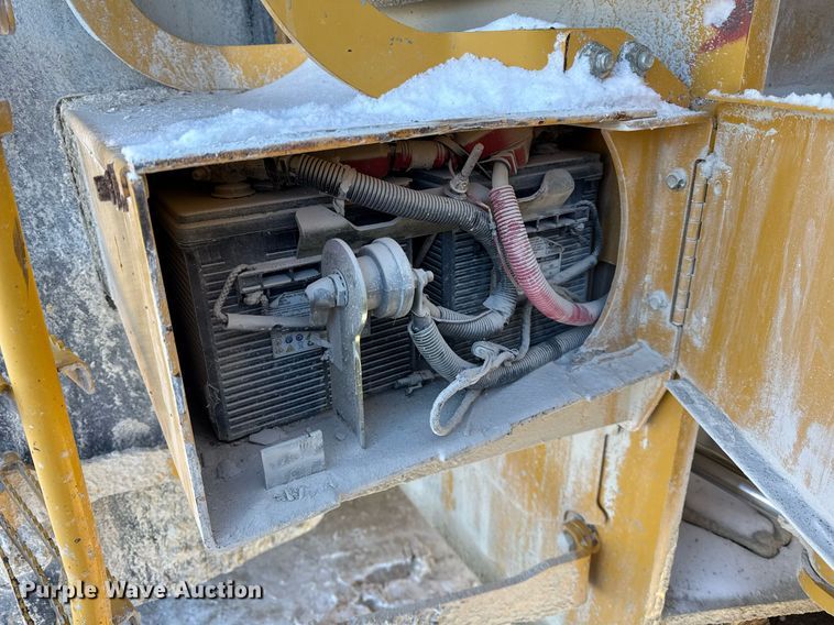 image for item DH9664 2010 John Deere 824K wheel loader