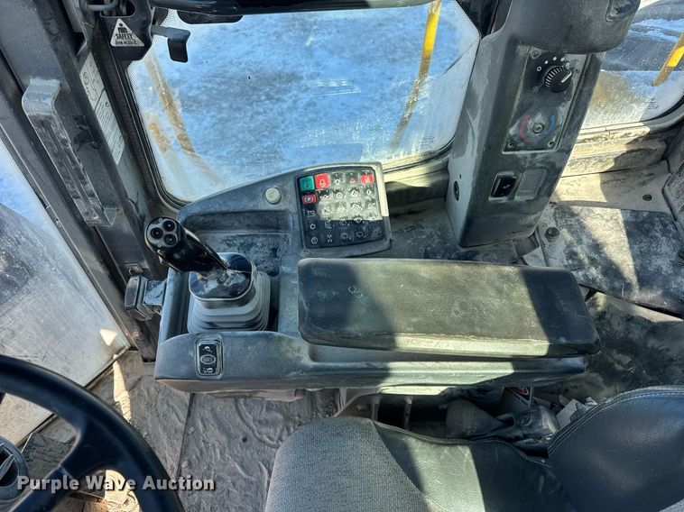 image for item DH9664 2010 John Deere 824K wheel loader