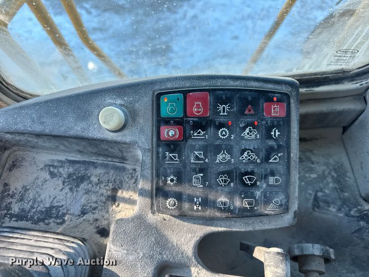 image for item DH9664 2010 John Deere 824K wheel loader