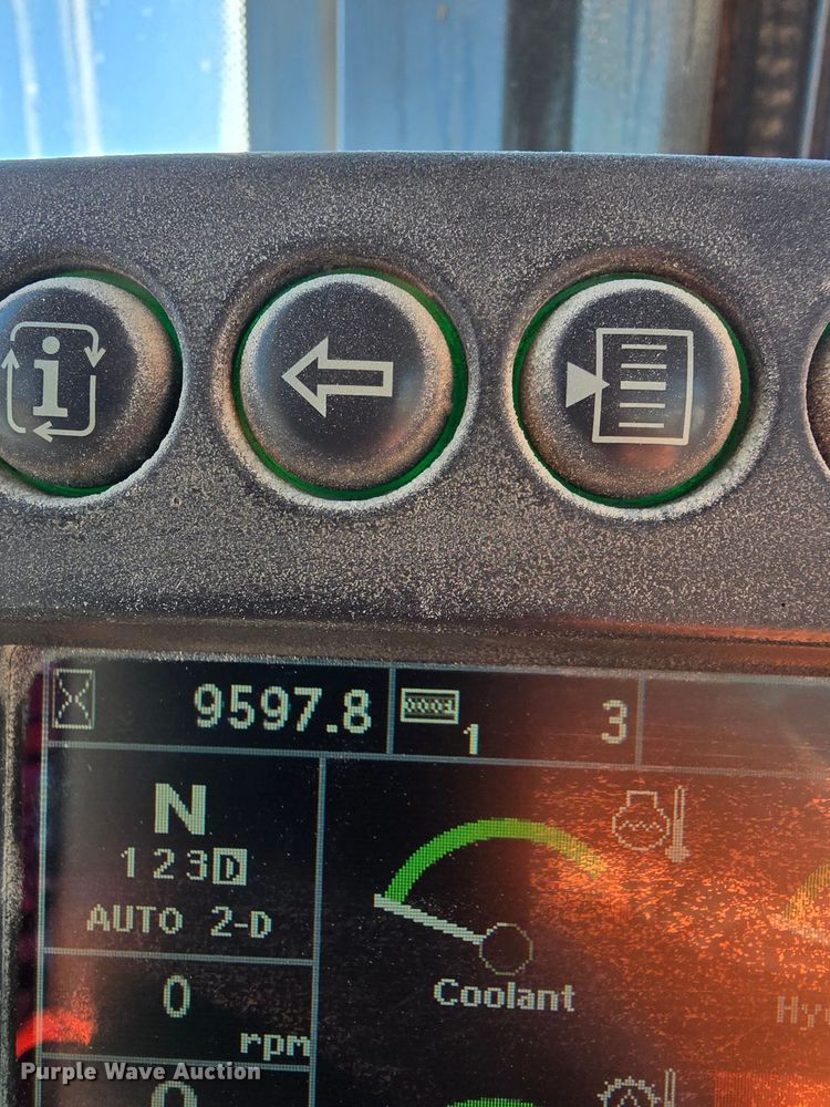 image for item DH9664 2010 John Deere 824K wheel loader