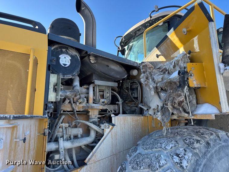 image for item DH9664 2010 John Deere 824K wheel loader