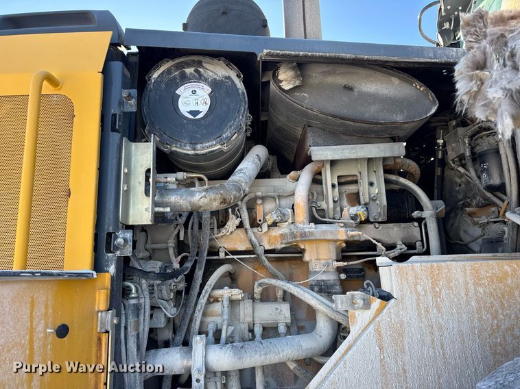 image for item DH9664 2010 John Deere 824K wheel loader