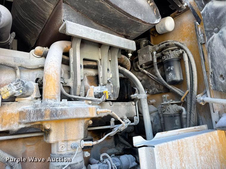 image for item DH9664 2010 John Deere 824K wheel loader