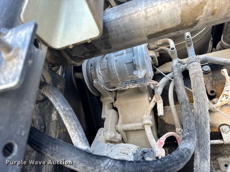 image for item DH9664 2010 John Deere 824K wheel loader