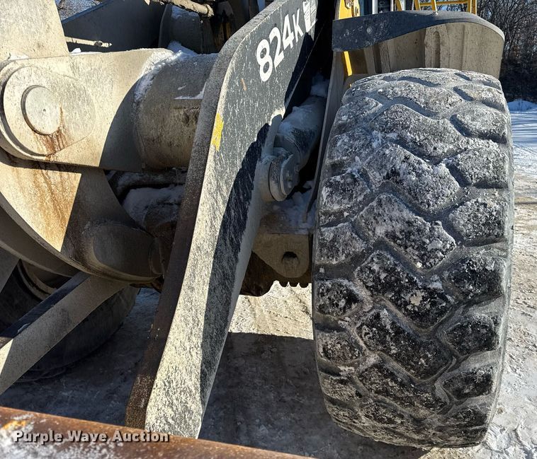 image for item DH9664 2010 John Deere 824K wheel loader