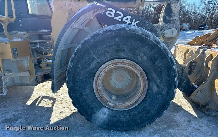 image for item DH9664 2010 John Deere 824K wheel loader