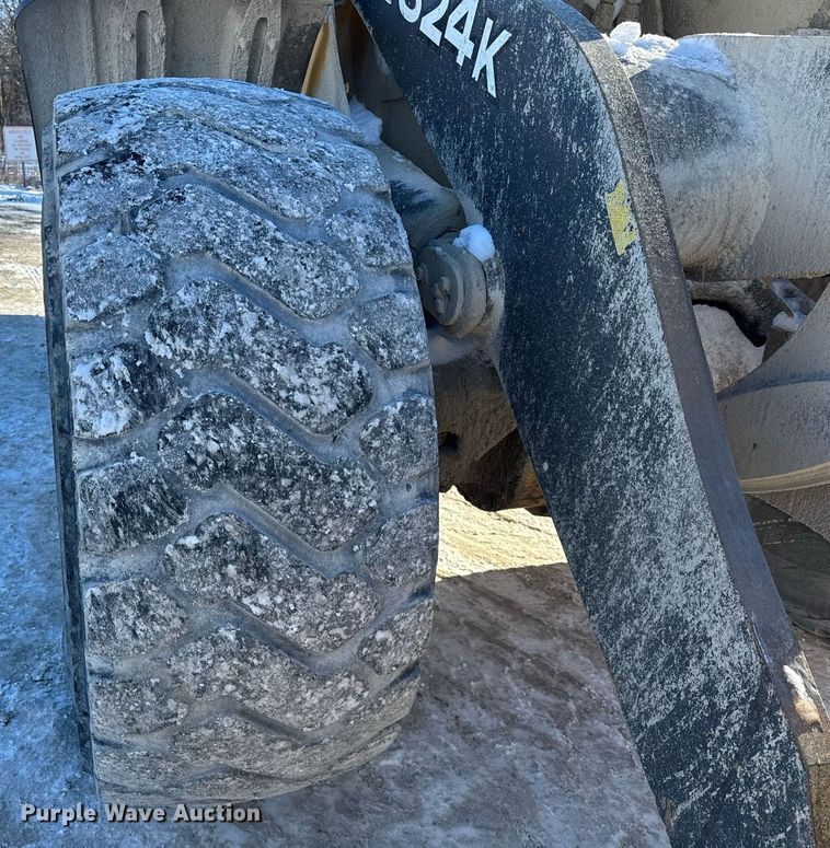 image for item DH9664 2010 John Deere 824K wheel loader