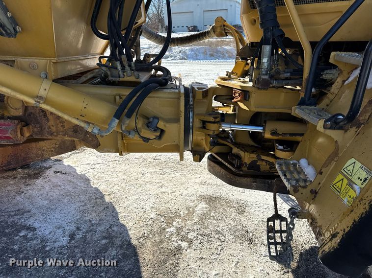 image for item DH9694 2006 Caterpillar 735 articulated haul truck