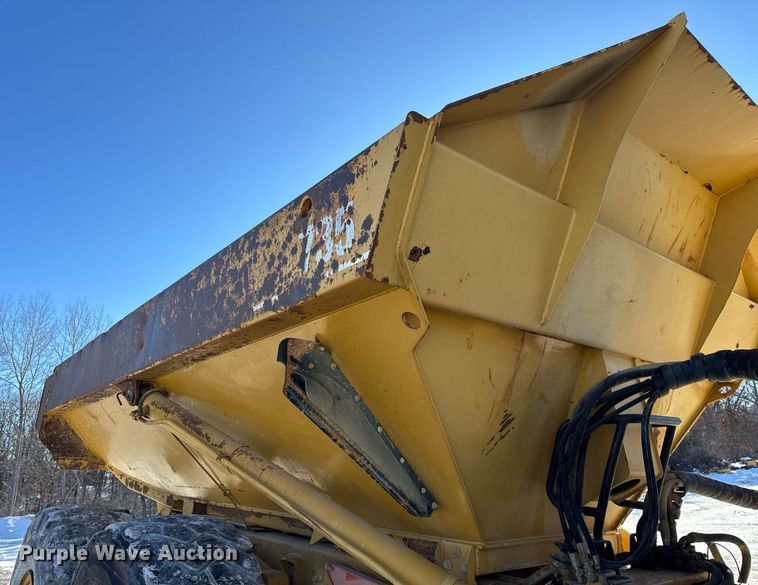 image for item DH9694 2006 Caterpillar 735 articulated haul truck