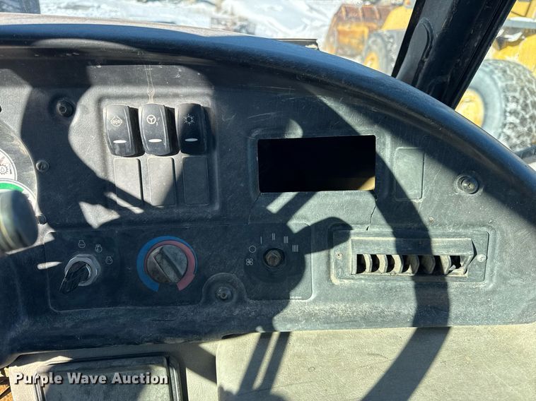 image for item DH9694 2006 Caterpillar 735 articulated haul truck