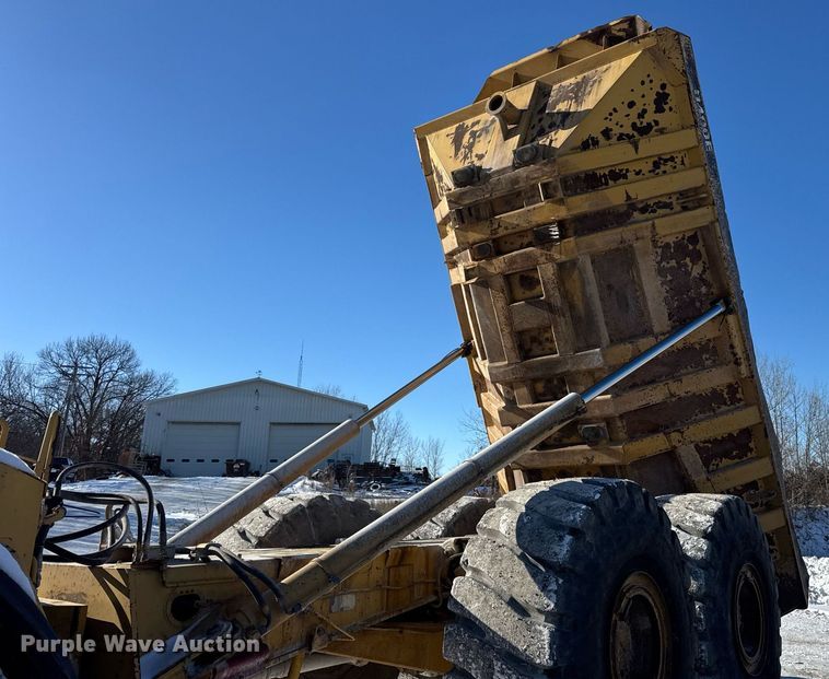 image for item DH9696 1998 Caterpillar D400E articulated haul truck
