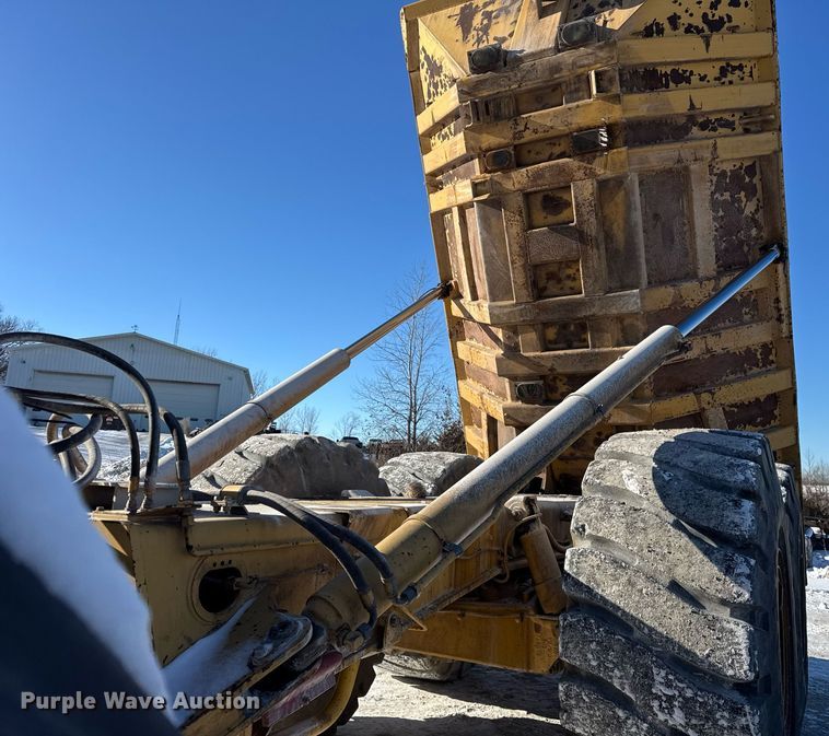 image for item DH9696 1998 Caterpillar D400E articulated haul truck