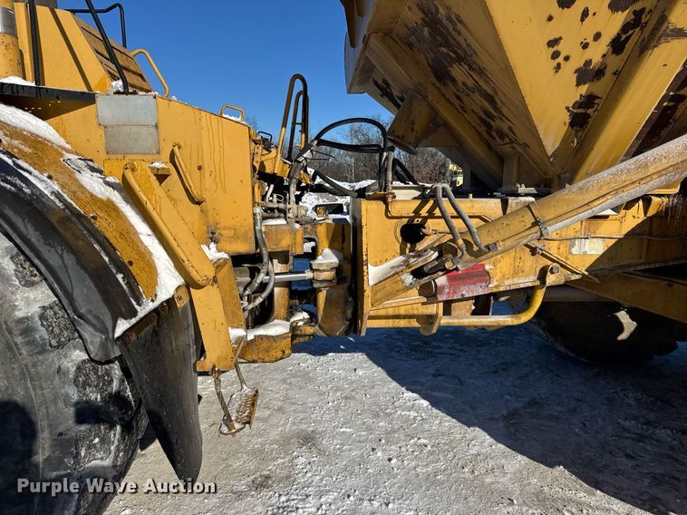 image for item DH9696 1998 Caterpillar D400E articulated haul truck