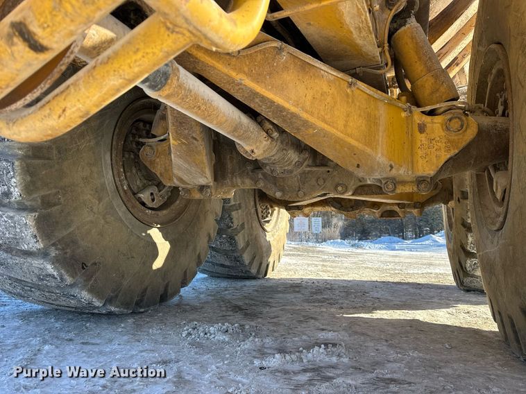 image for item DH9696 1998 Caterpillar D400E articulated haul truck