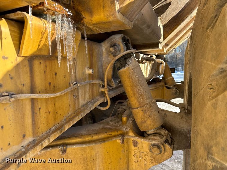 image for item DH9696 1998 Caterpillar D400E articulated haul truck