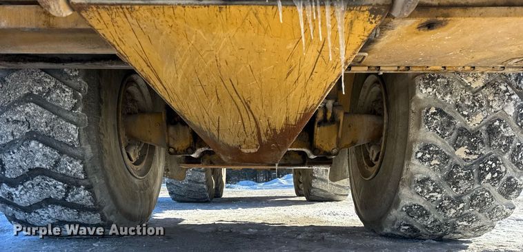 image for item DH9696 1998 Caterpillar D400E articulated haul truck