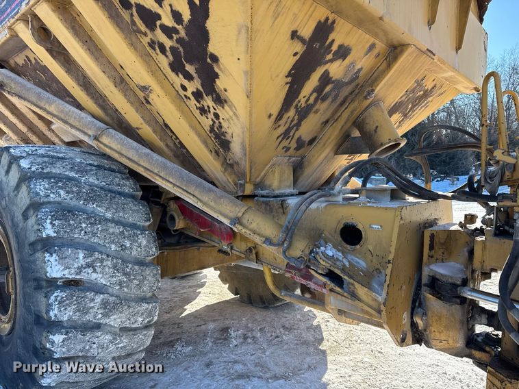 image for item DH9696 1998 Caterpillar D400E articulated haul truck