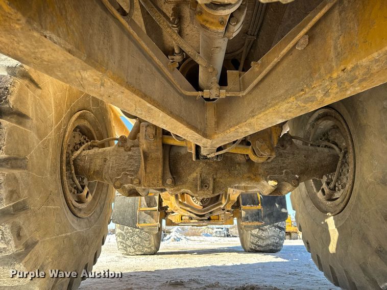 image for item DH9696 1998 Caterpillar D400E articulated haul truck