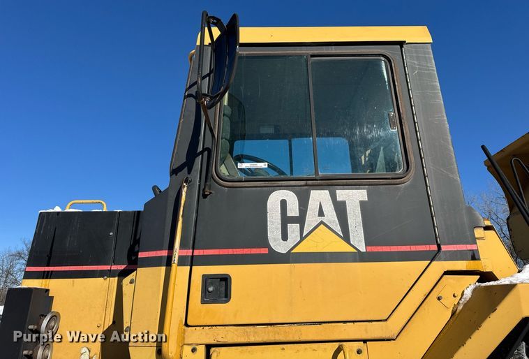 image for item DH9696 1998 Caterpillar D400E articulated haul truck