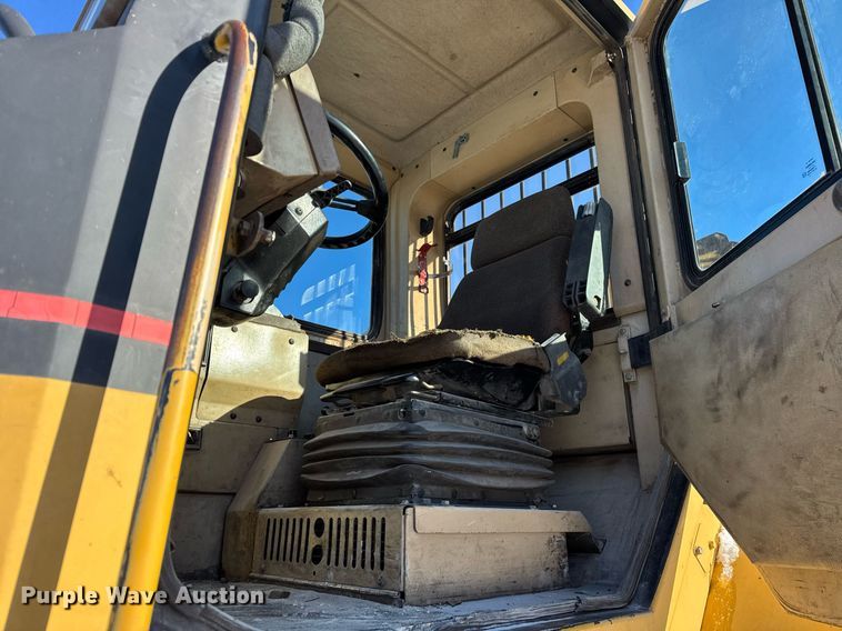 image for item DH9696 1998 Caterpillar D400E articulated haul truck