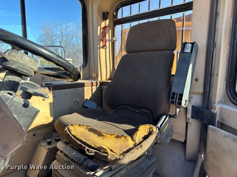 image for item DH9696 1998 Caterpillar D400E articulated haul truck