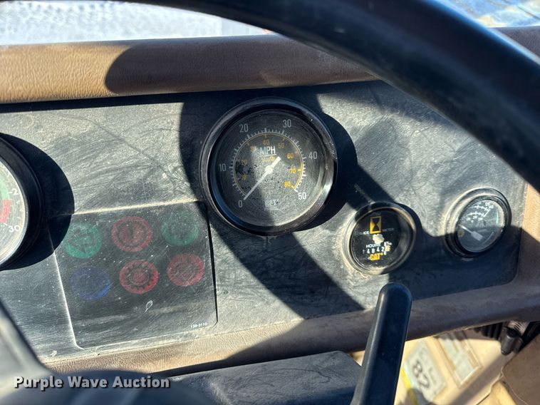 image for item DH9696 1998 Caterpillar D400E articulated haul truck