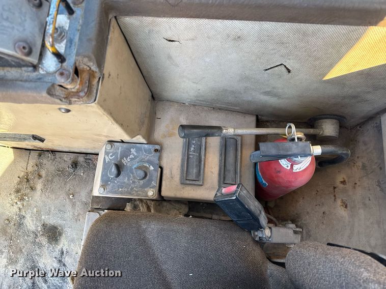 image for item DH9696 1998 Caterpillar D400E articulated haul truck