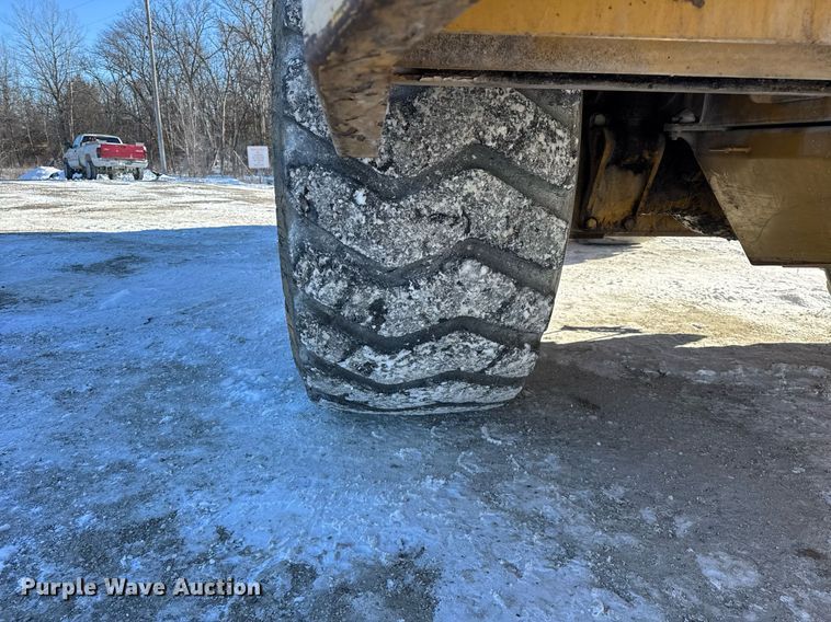 image for item DH9696 1998 Caterpillar D400E articulated haul truck