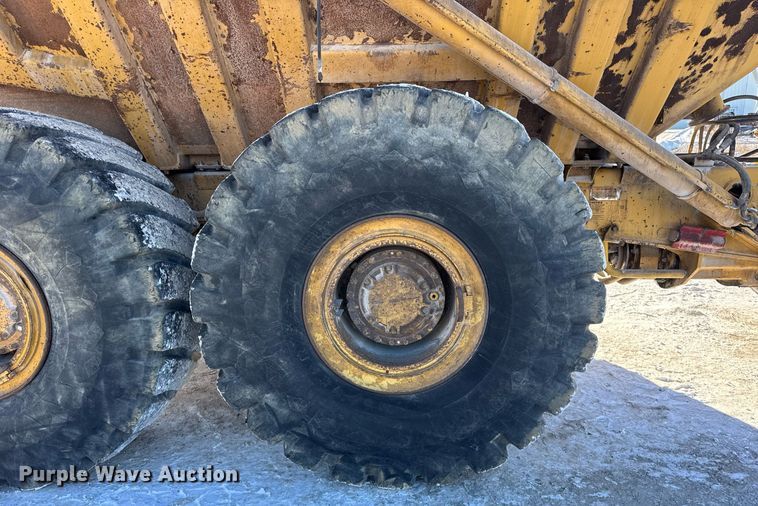 image for item DH9696 1998 Caterpillar D400E articulated haul truck