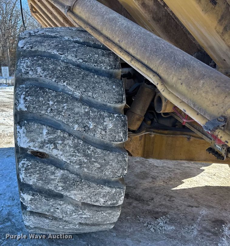 image for item DH9696 1998 Caterpillar D400E articulated haul truck