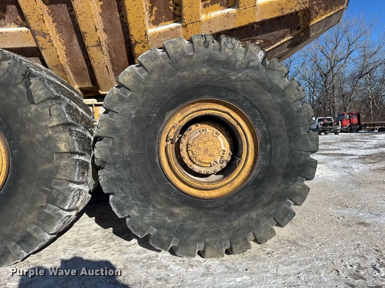 image for item DH9696 1998 Caterpillar D400E articulated haul truck