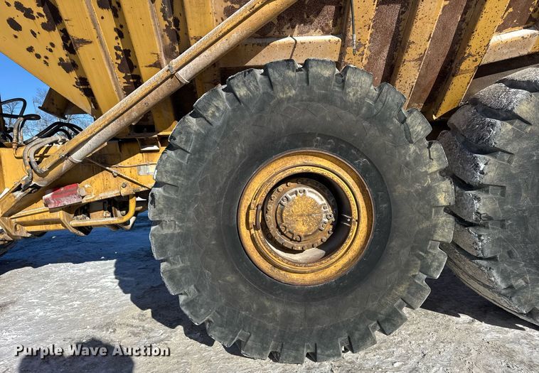 image for item DH9696 1998 Caterpillar D400E articulated haul truck