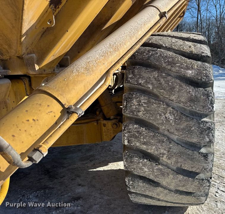 image for item DH9696 1998 Caterpillar D400E articulated haul truck