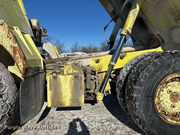 image for item DH9698 1997 Euclid R40 haul truck