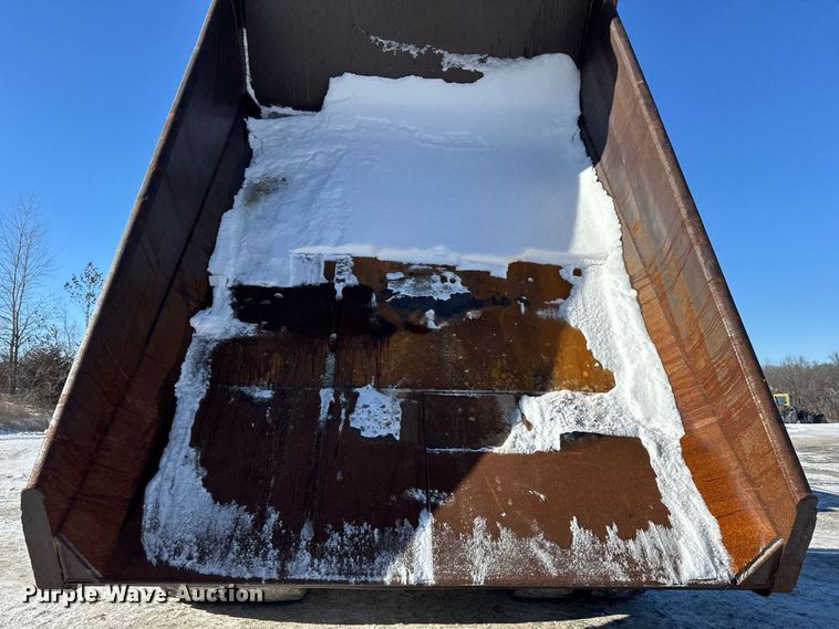 image for item DH9698 1997 Euclid R40 haul truck