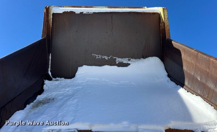 image for item DH9698 1997 Euclid R40 haul truck