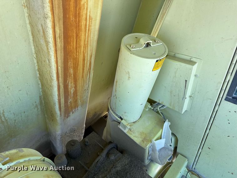 image for item DH9698 1997 Euclid R40 haul truck