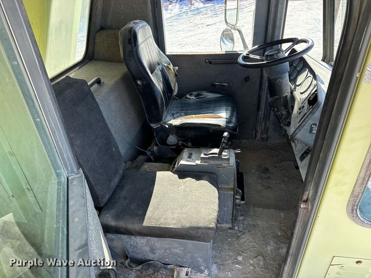 image for item DH9698 1997 Euclid R40 haul truck