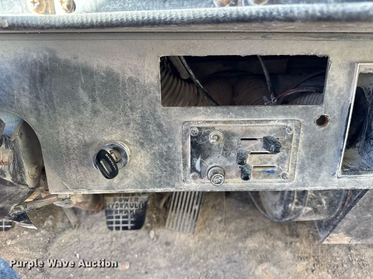 image for item DH9698 1997 Euclid R40 haul truck