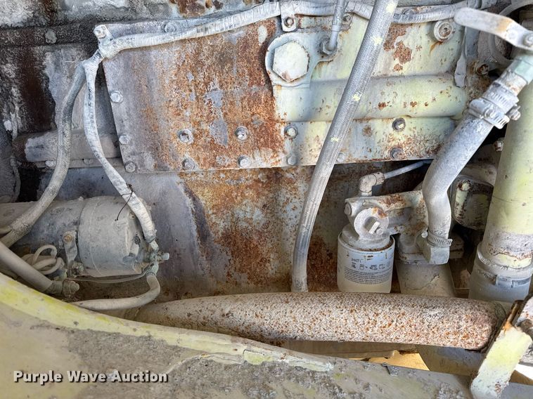 image for item DH9698 1997 Euclid R40 haul truck