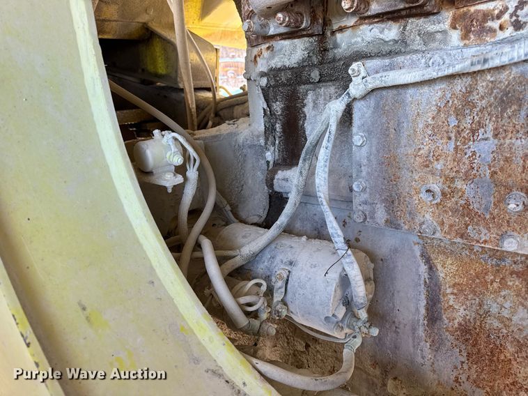 image for item DH9698 1997 Euclid R40 haul truck