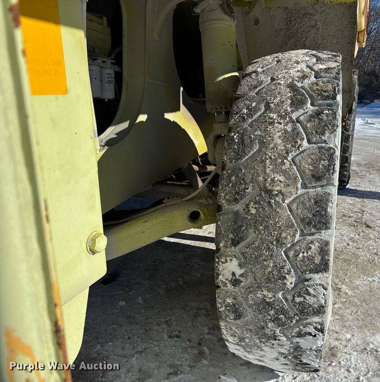 image for item DH9698 1997 Euclid R40 haul truck