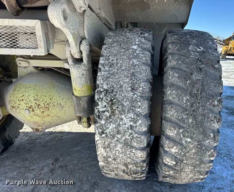 image for item DH9698 1997 Euclid R40 haul truck