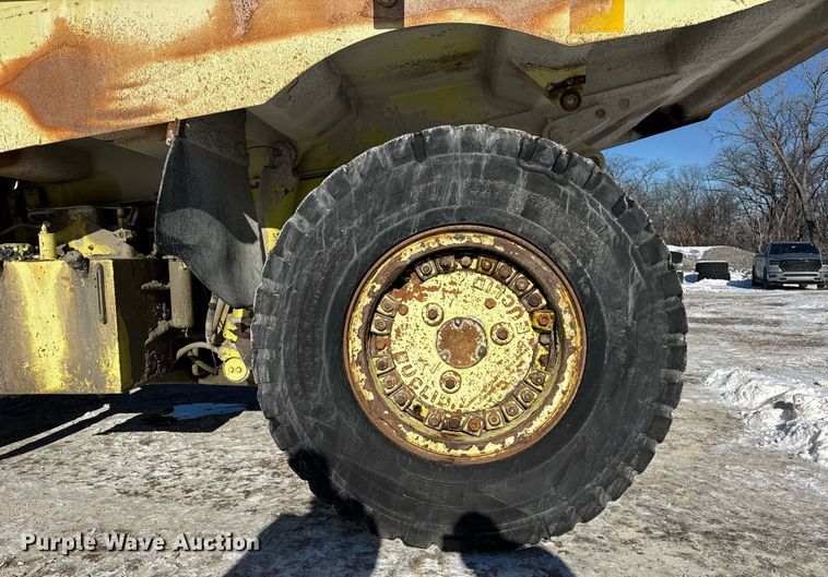 image for item DH9698 1997 Euclid R40 haul truck