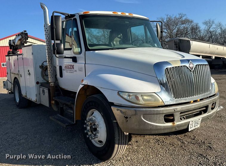 image for item DH9729 2003 International 4400 utility / service truck
