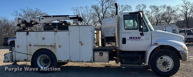 image for item DH9729 2003 International 4400 utility / service truck