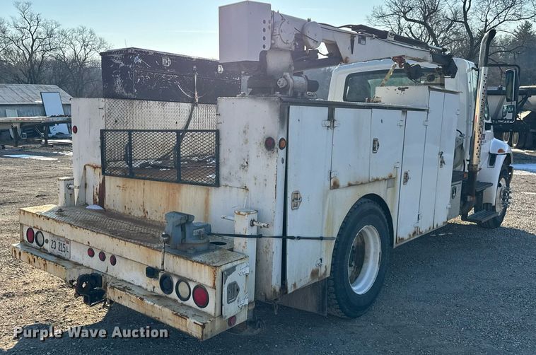 image for item DH9729 2003 International 4400 utility / service truck