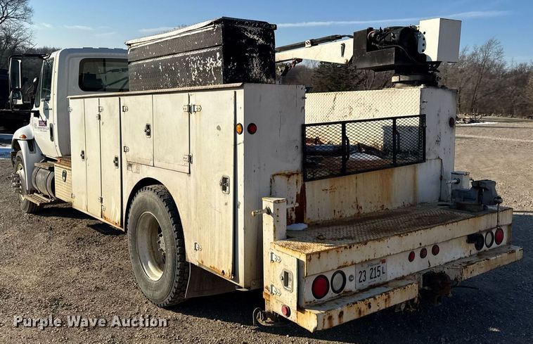 image for item DH9729 2003 International 4400 utility / service truck